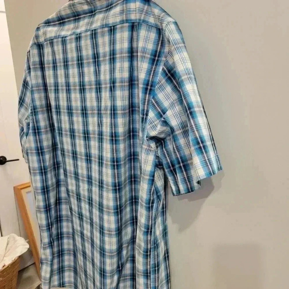 Men's  IZOD Saltwater Button Down Casual Shirt L - Picture 2 of 8